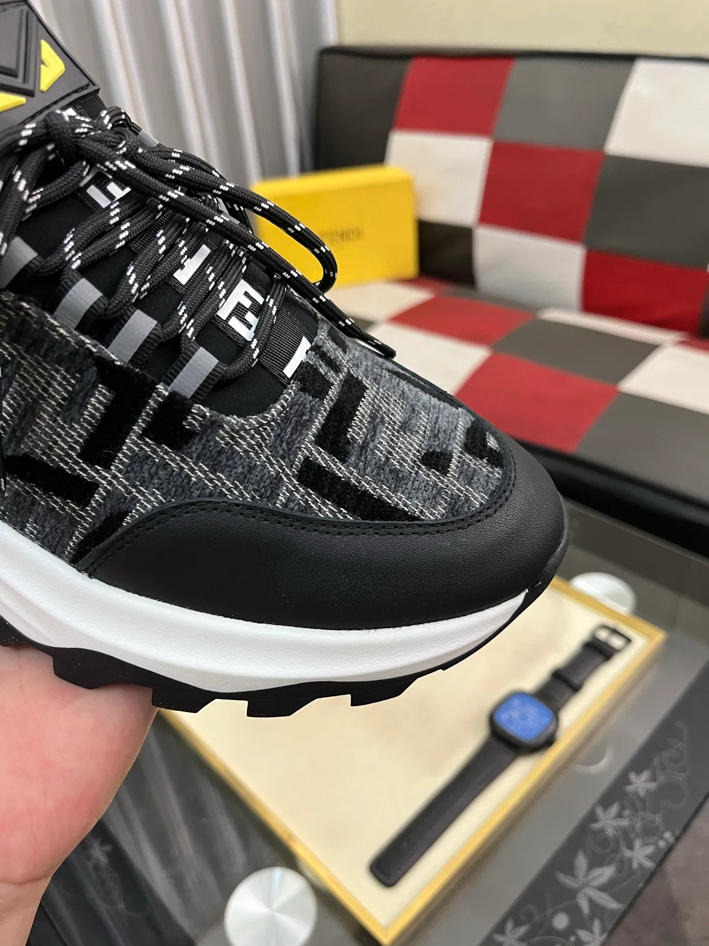Men's Men's Shoes💰458⌚️⌚️[FENDI] Fendi's classic and comfortable men's, this complex sneaker is made of soft calfskin➕genuine leather lining➕original ultra-light rubber material with rough outsole. This unique light style is suitable for the casual and refined sensibility of this season. It is comfortable and natural on the feet. It is an everyday style for casual travel in autumn and winter! 38−443️⃣colors available
